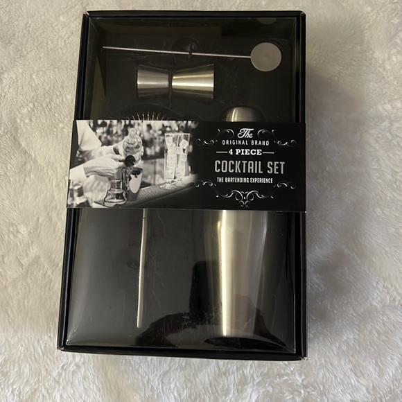 The Original Brand 4 Piece COCKTAIL SET - NEW - Picture 2 of 5
